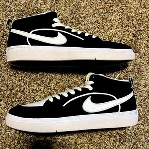 Nike SB React Leo Men’s Size 13 NWT and Box